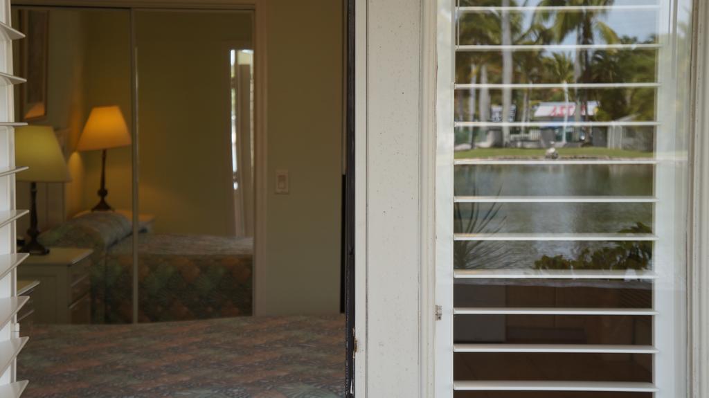 Rock Lake Not Open Due To Hurricane Damages Hotel Fort Myers Luaran gambar